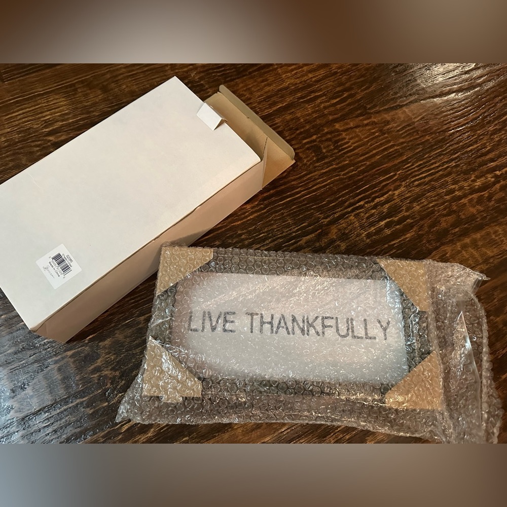 New In BOX! Live Thankfully Sign - Picture 4 of 6